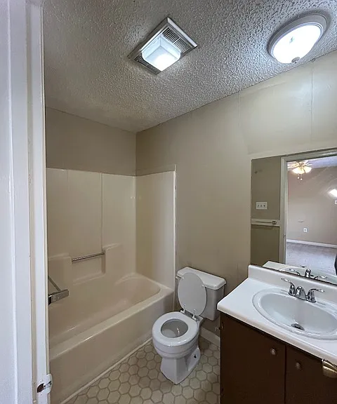 13621 Kenner Ave #D — Photo 5