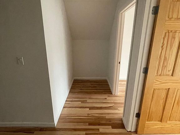 3rd image of 16 Dudley Pl APT 3