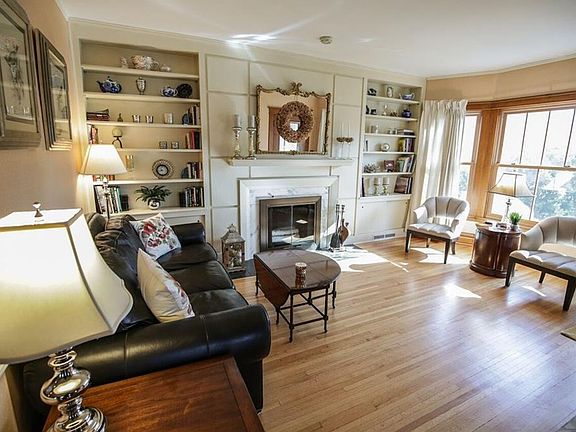 2nd image of 605 W Court Ave
