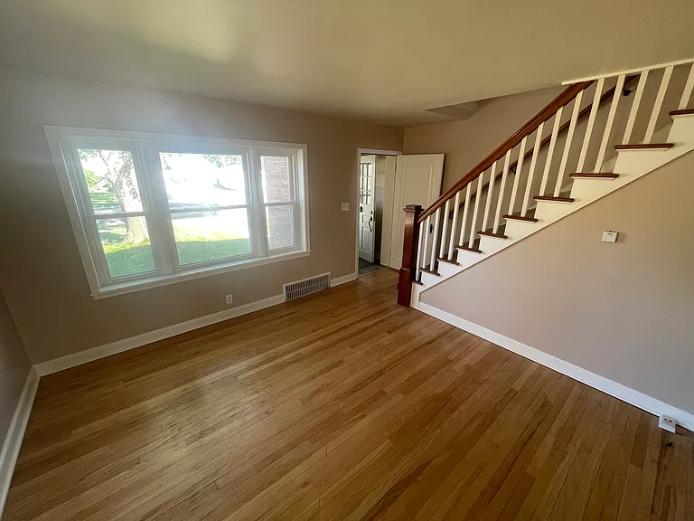 708 Scott Ave — Photo 4