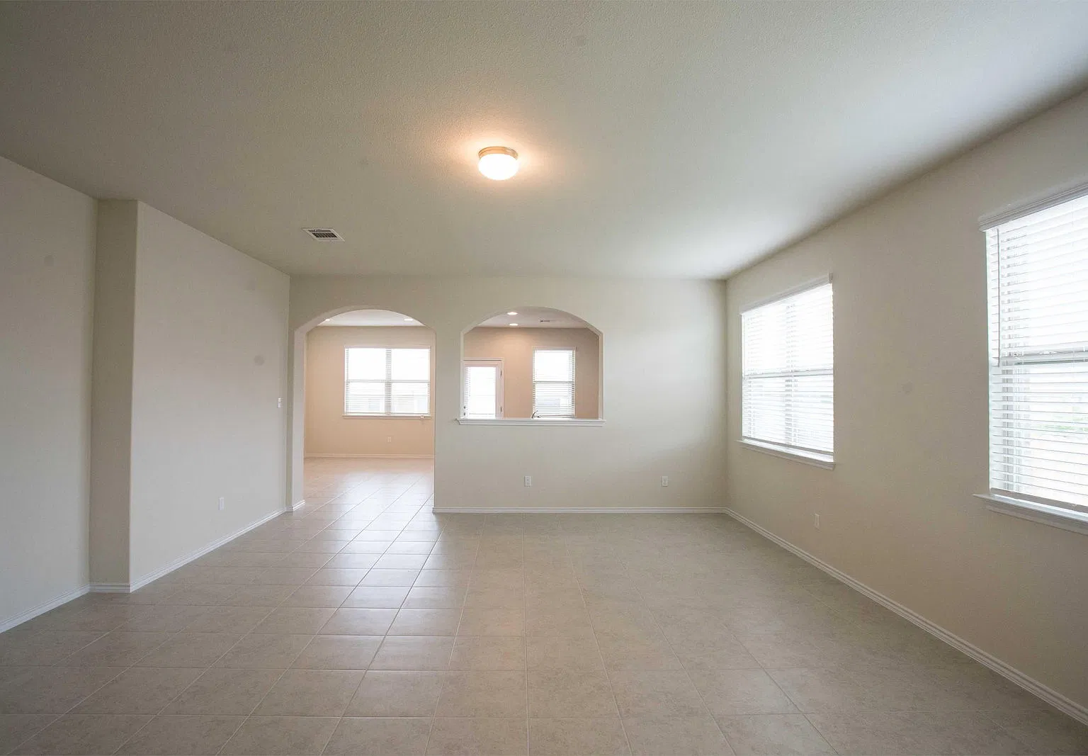 4 bed, 2.0 bath, 2026 sqft, $2,295 — Photo 2