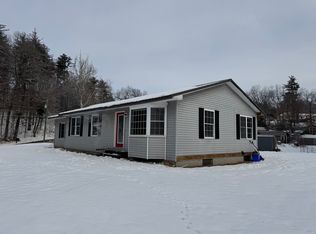 31 Strowbridge Rd, Northfield, MA 01360