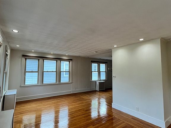 5th image of 30 Coram St #2