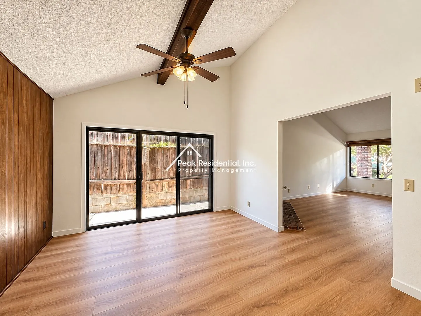 Spacious Orangevale 2bd/2ba Duplex with 1 Car Garage — Photo 4