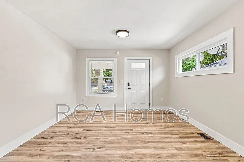 1 bed, 1.0 bath, 750 sqft, $1,000 — Photo 4