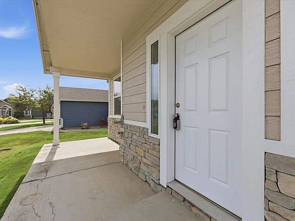 2nd image of 7815 N Ashley Cir