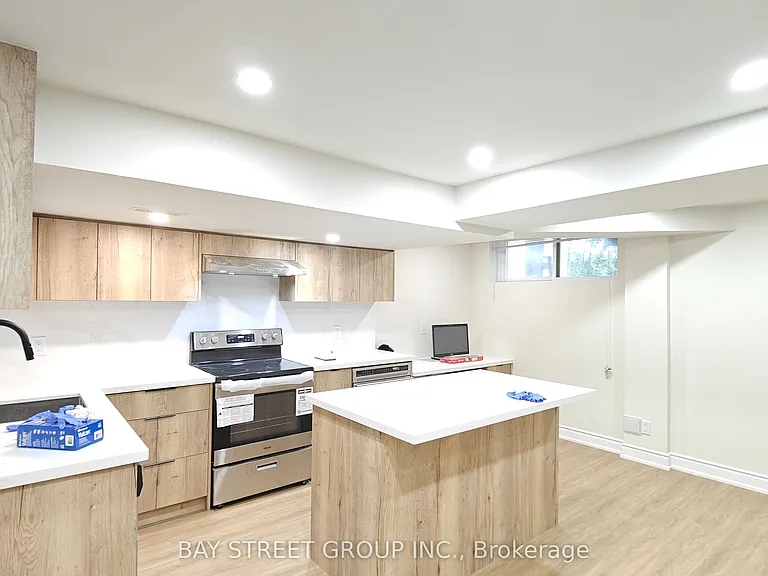 9 Mosedale Cres #LOWER — Photo 7