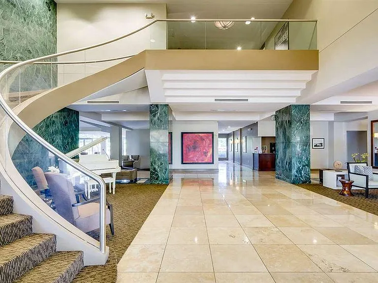 655 Riverside Dr #205B — Photo 3
