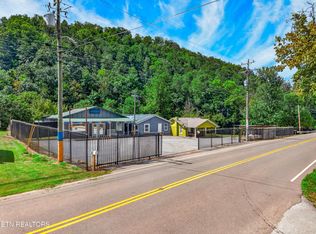 1514 Upper Middle Creek Rd, Sevierville, TN 37876