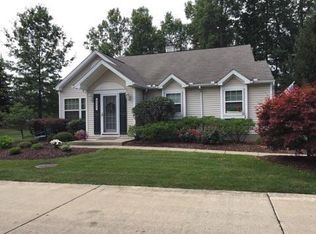 8955 Ashwood Ct, Olmsted Falls, OH 44138