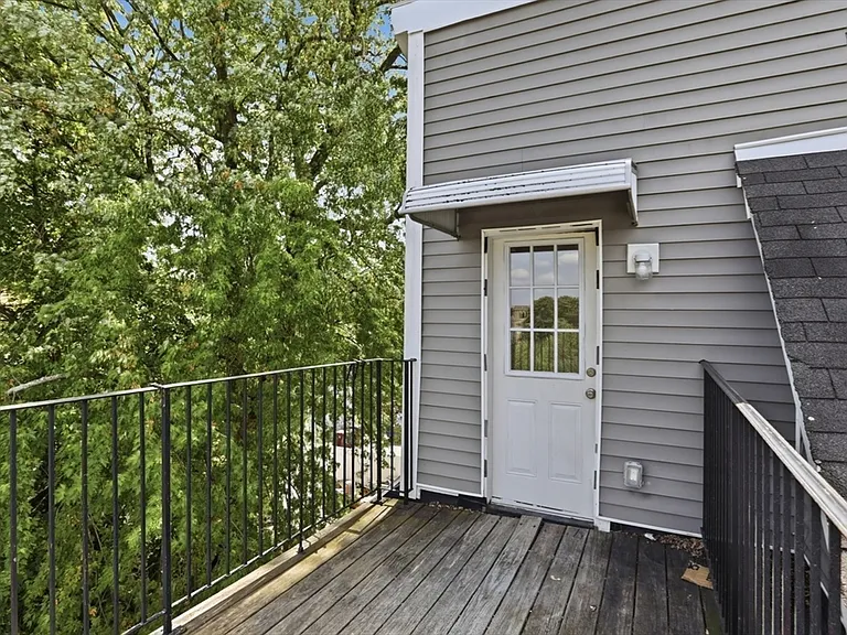 121 Glendale St #3 — Photo 23