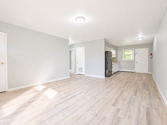 3rd image of 103 Mayland Ave