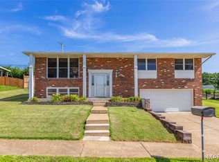 11047 Fawnhaven Dr, Saint Louis, MO