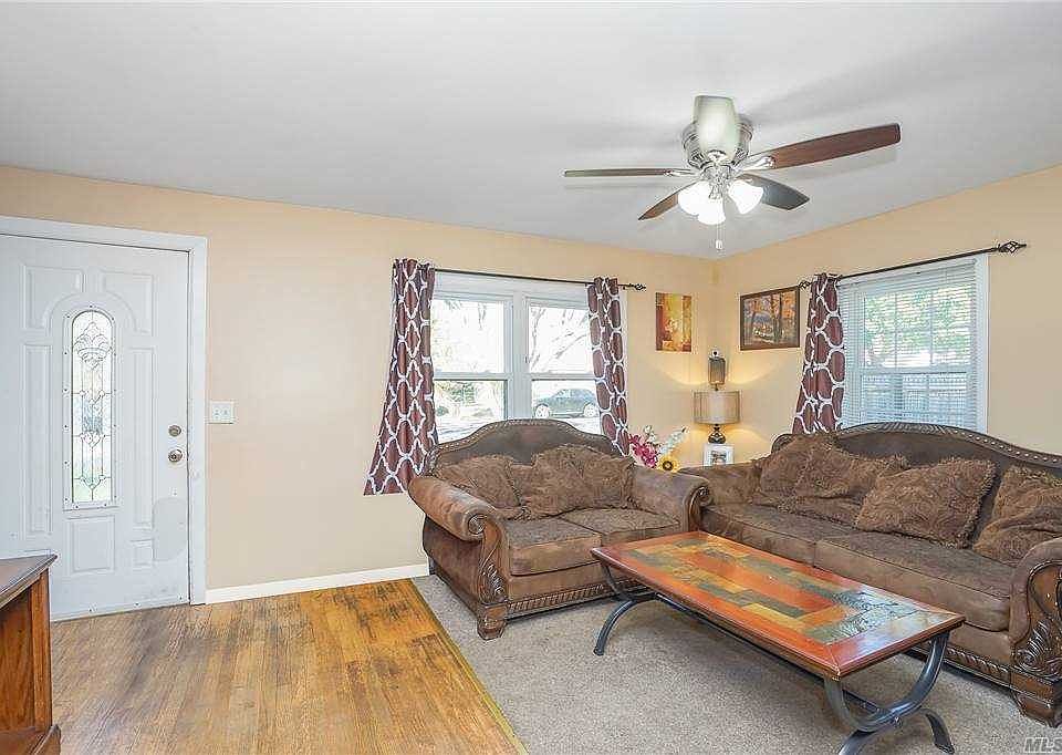 2nd image of 25 E Halley Ln