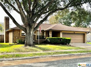 305 Byron Ln, Victoria, TX 77901