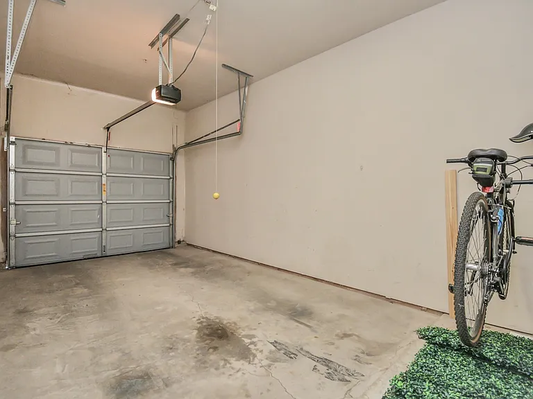 1441 East St #104 — Photo 25