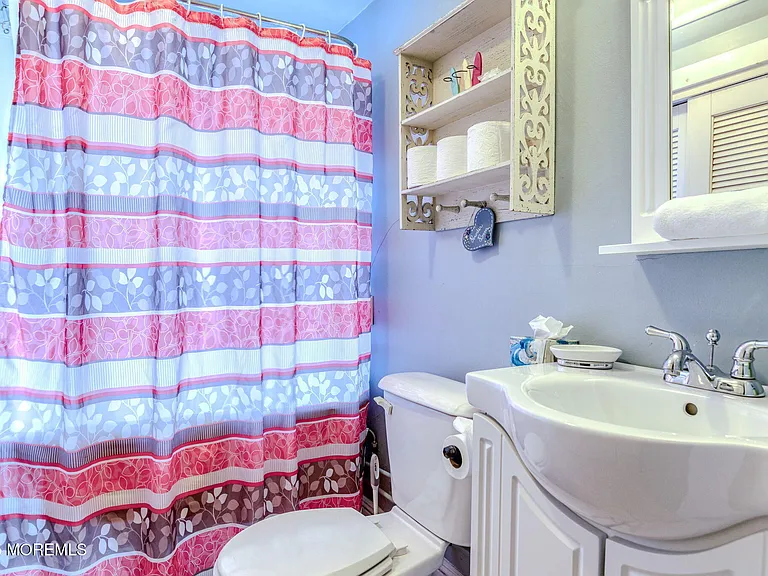 19 Webb Ave #2 — Photo 29