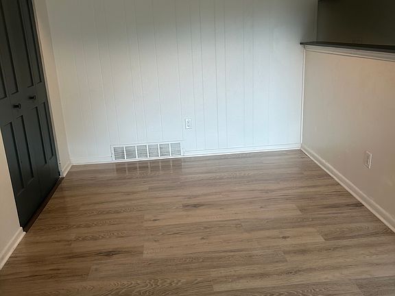 3rd image of 628 Whites Rd APT 8