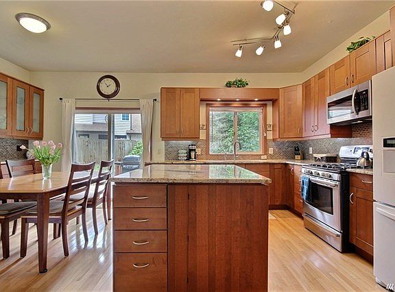5th image of 23521 35th Ave W