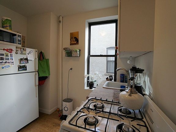 5th image of 526 E 82nd St APT 20