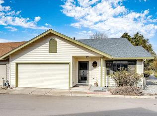 681 Golden Ln, Medford, OR 97504