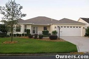 large eat-in kitchen