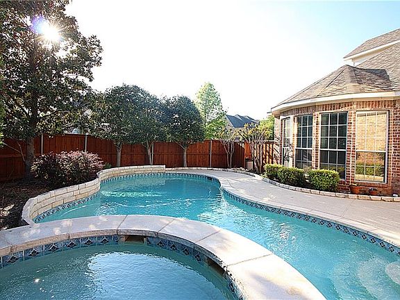 2nd image of 1213 Granbury Dr
