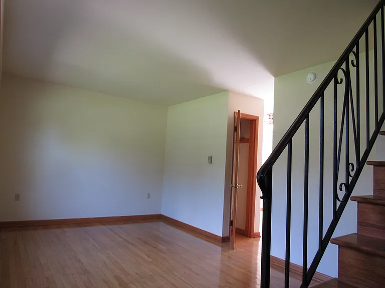 1020 Stonybridge Dr — Photo 8