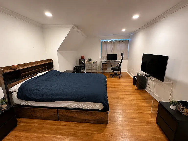 1798 Beacon St #C — Photo 11