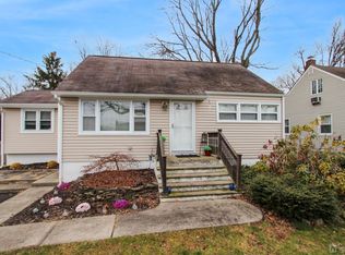144 Oakmoor Ave, South Plainfield, NJ 07080