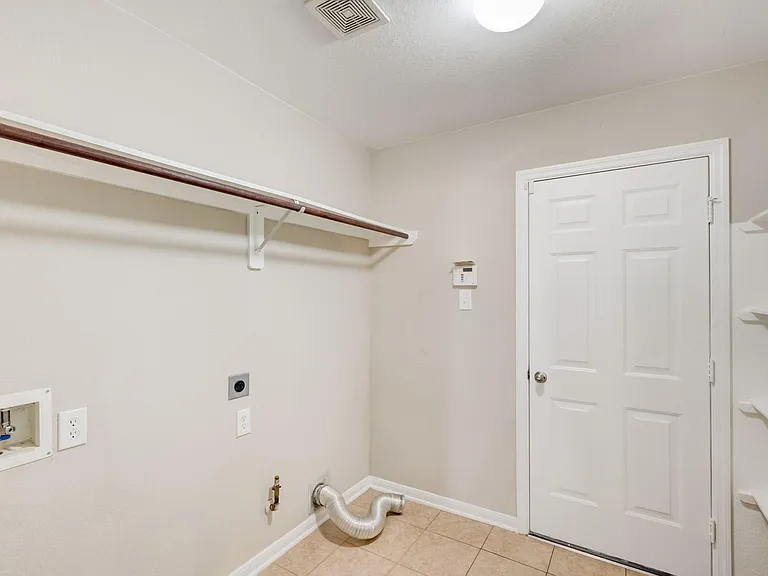 7219 Palmito Ranch Dr — Photo 24