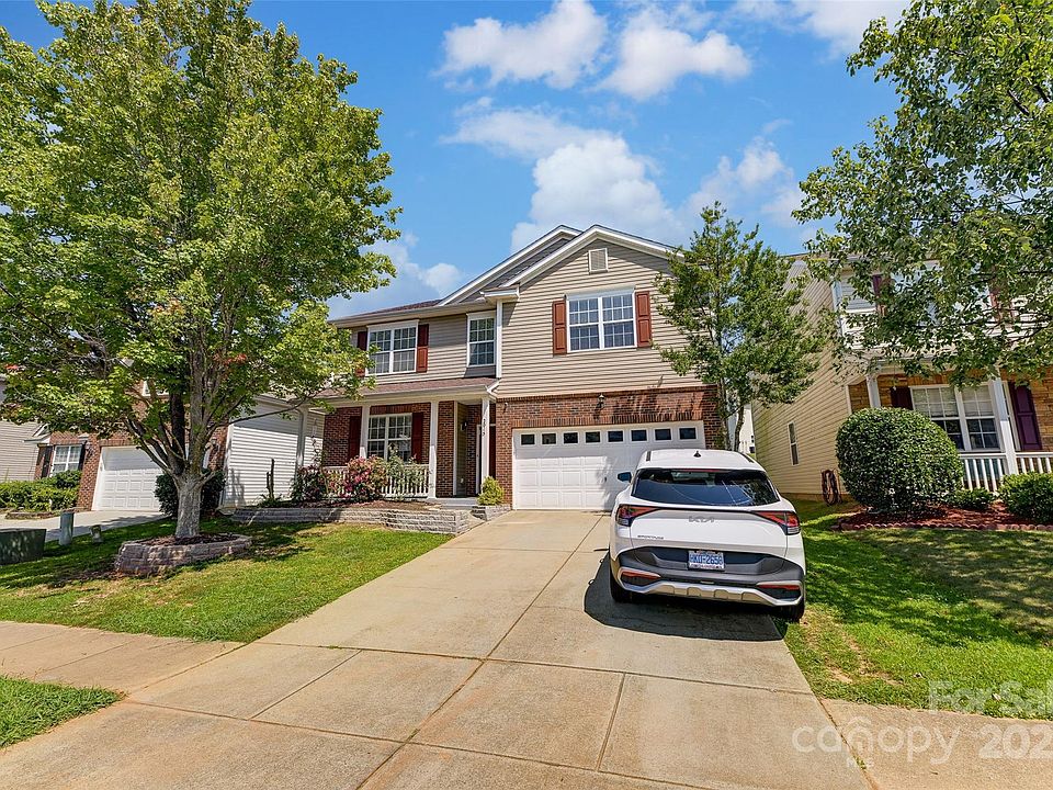 1st image of 2015 Savannah Hills Dr