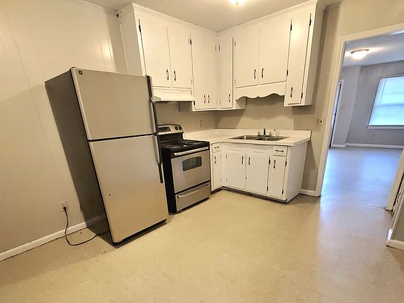 5th image of 4630 Ward Blvd