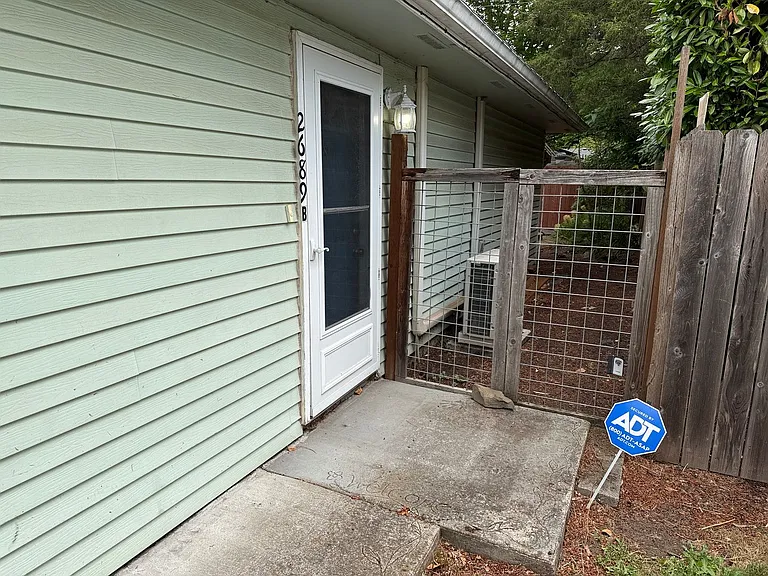 2689 York St #B — Photo 6
