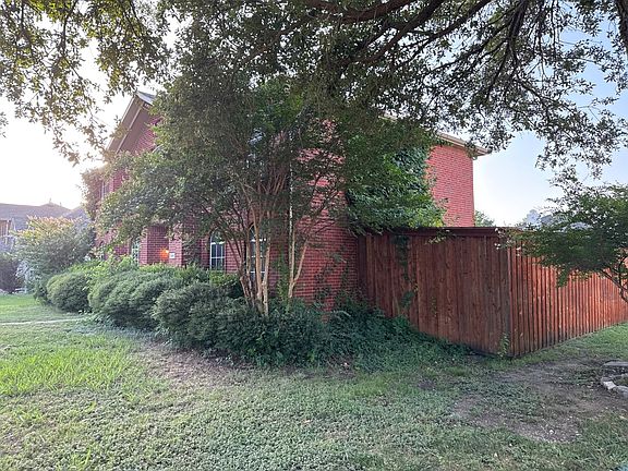 3rd image of 1545 Hickory Trl