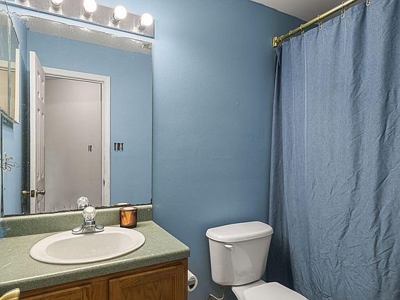5th image of 41 Adams Ln