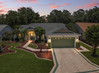 25724 Whisper Oaks Rd, Leesburg, FL 34748