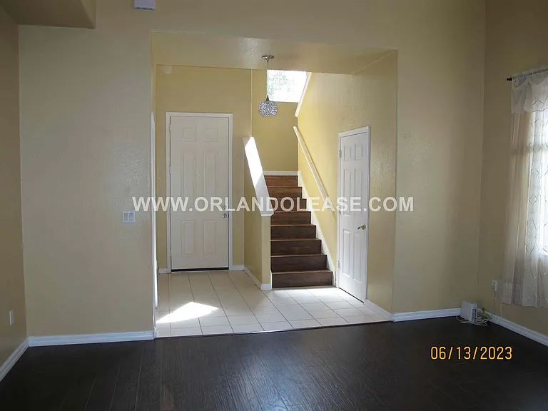 925 Torrey Pine Dr — Photo 6