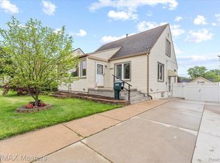 25835 Gibraltar Rd, Flat Rock, MI 48134