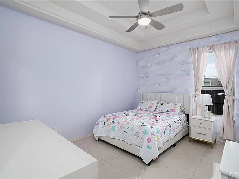 2425 Pebble St — Photo 22