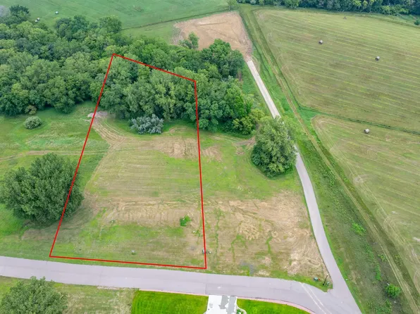 5641 S Roswell St, Sioux City, IA 51106