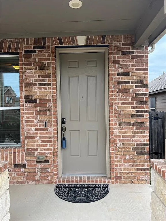3 bed, 2.5 bath, 2281 sqft, $2,250 — Photo 3