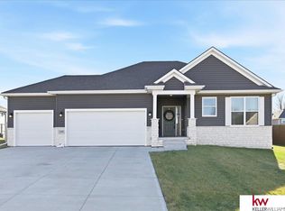 2109 Hedgeapple Rd, Plattsmouth, NE 68048
