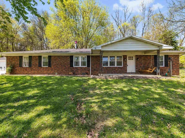 504 S 10th St, Rockport, IN 47635