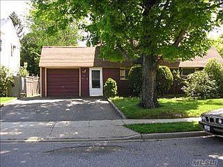 1st image of 123 Blueberry Ln