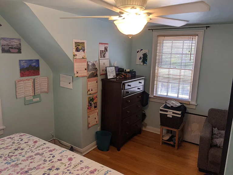 1115 W Charles St — Photo 17
