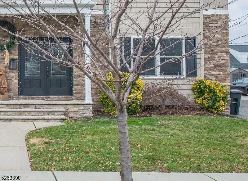 2 bed, 600 sqft, $2,500 — Photo 2