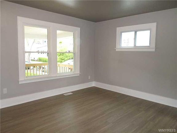 5th image of 74 Stillwell Ave