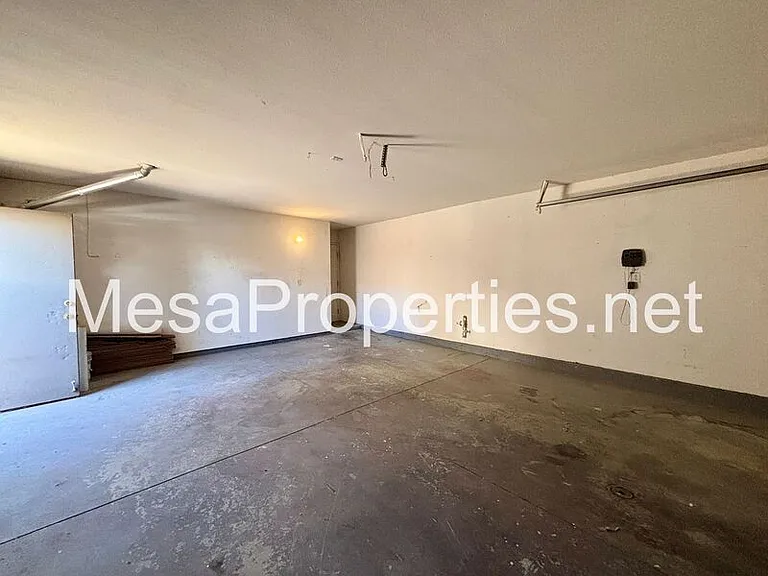 15083 Brown Ln — Photo 24