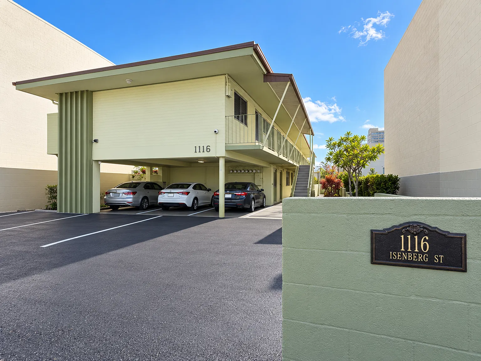 Isenberg Street — Photo 1